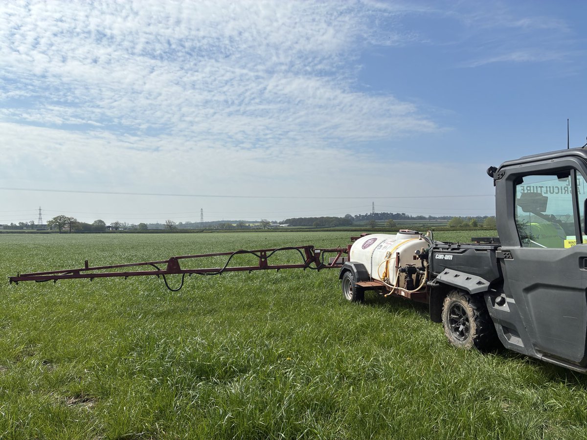 DJLAmenity's tweet photo. Spraying clover safe Dock Spray this morning ☘️ 

#spraying #supply #apply #DJLAmenity https://t.co/j4Uqe5hZrX