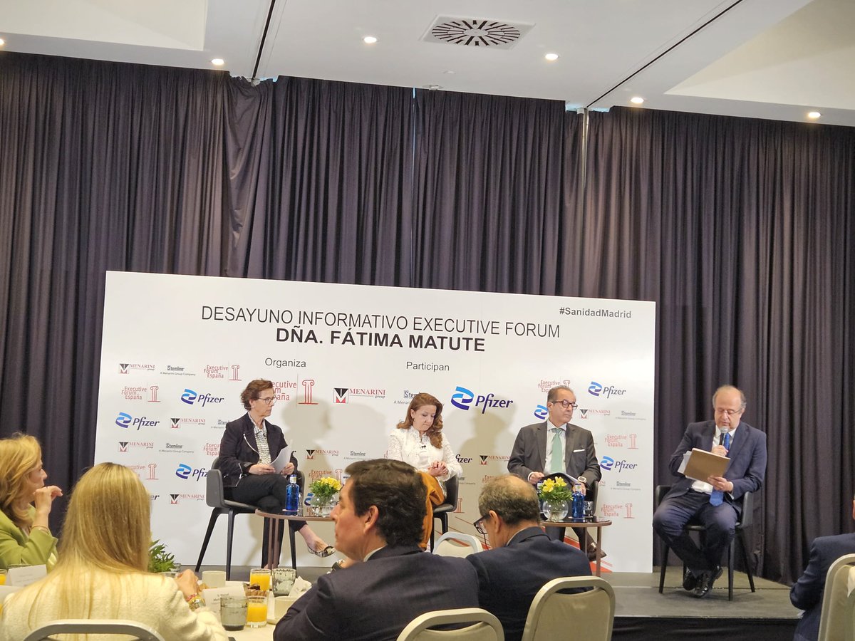 cobcm's tweet image. #Agenda | Hoy han asistido al Desayuno informativo con la Consejera de Sanidad de la Com. de Madrid, organizado por @exeforum1 , Cristina González, Secretaria de la Junta de Gobierno del COBCM, Marina Aragonés, Vocal 5ª, e Isabel Lorenzo, Exdecana.
#COBCM #defensadelaprofesión