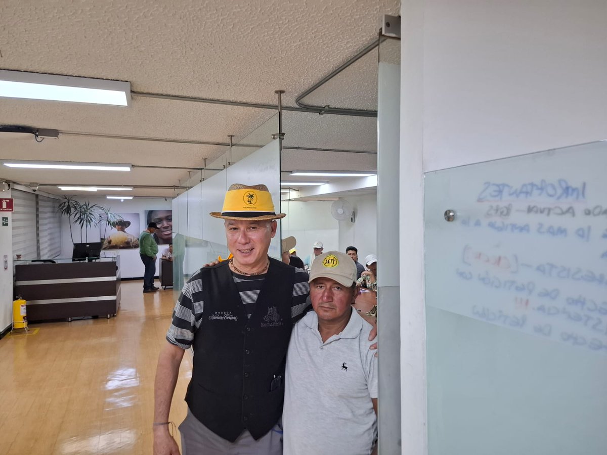CesarJerezM's tweet photo. Situación de movilización en este momento en la @AgenciaTierras por parte de organizaciones de la @agendanacionalc  Única exigencia: cumplimiento de los acuerdos del #ParoCampesino del 2024. @petrogustavo @harmanfelipe @MCarvajalinoV @CesarPachonAgro https://t.co/rh1fdvX1dF