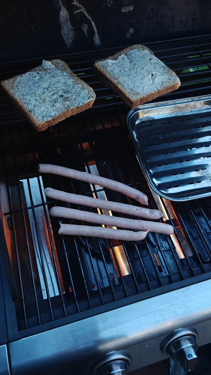 LowcyChin.PL tweet media