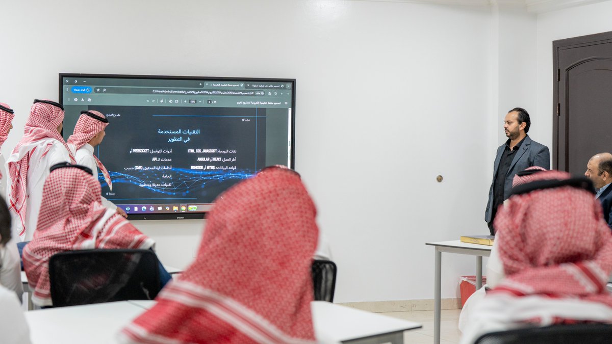 msalheens's tweet photo. طلاب الصف الثالث الثانوي يتألقون بعرض مشاريع تخرجهم والتي عكست مهارات تقنية متميزة، من أبرزها نظام ذكي لترشيد استهلاك الكهرباء باستخدام الذكاء الاصطناعي، ومنصة تعليمية إلكترونية. خطوة مهمة نحو مستقبل تقني واعد.
إشراف أ.أحمد جمال
 قسم الحاسب الآلي 
#مشاريع_التخرج #الذكاء_الاصطناعي #التعليم_الرقمي #تبوك