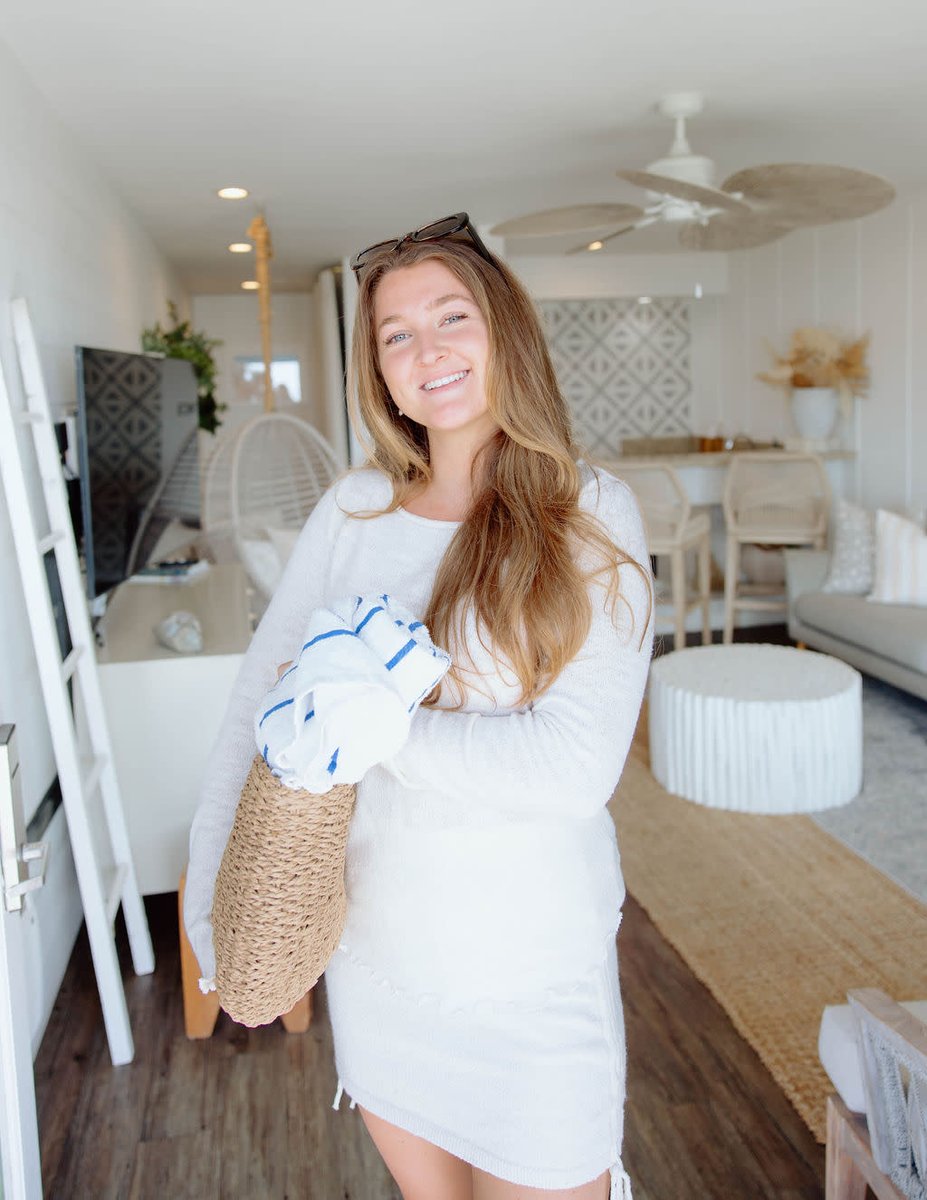 Pacific_Edge's tweet photo. Does your current beach setup have AC and a private shower? Ours does. 😉

Elevate your Laguna experience in a beachside bungalow equipped with a full living area and comfortable seating for your entire crew. Plan your bungalow experience now!

📷: @allielizphotos https://t.co/um7KsmWRje