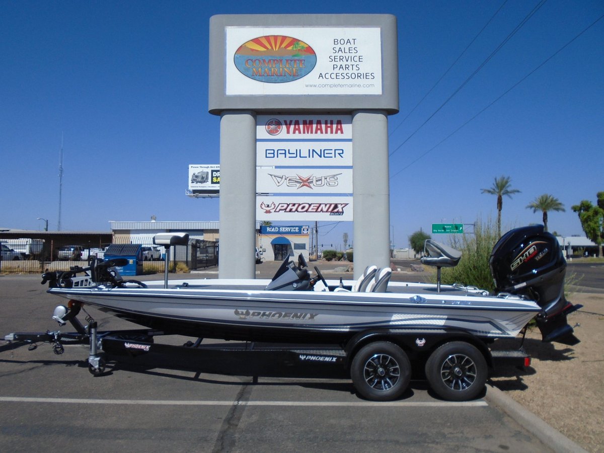 CompleteMarine's tweet photo. Turn heads  off the water with the all-new 2026 Phoenix 721 ZXL powered by a Yamaha 250 SHO.

Available now at Complete Marine in Phoenix, AZ
Message us today or stop by to see it in person!

#PhoenixBoats #721ZXL #YamahaSHO #BoatLife #ArizonaFishing #CompleteMarine #OnTheWater https://t.co/cGl59BeW97