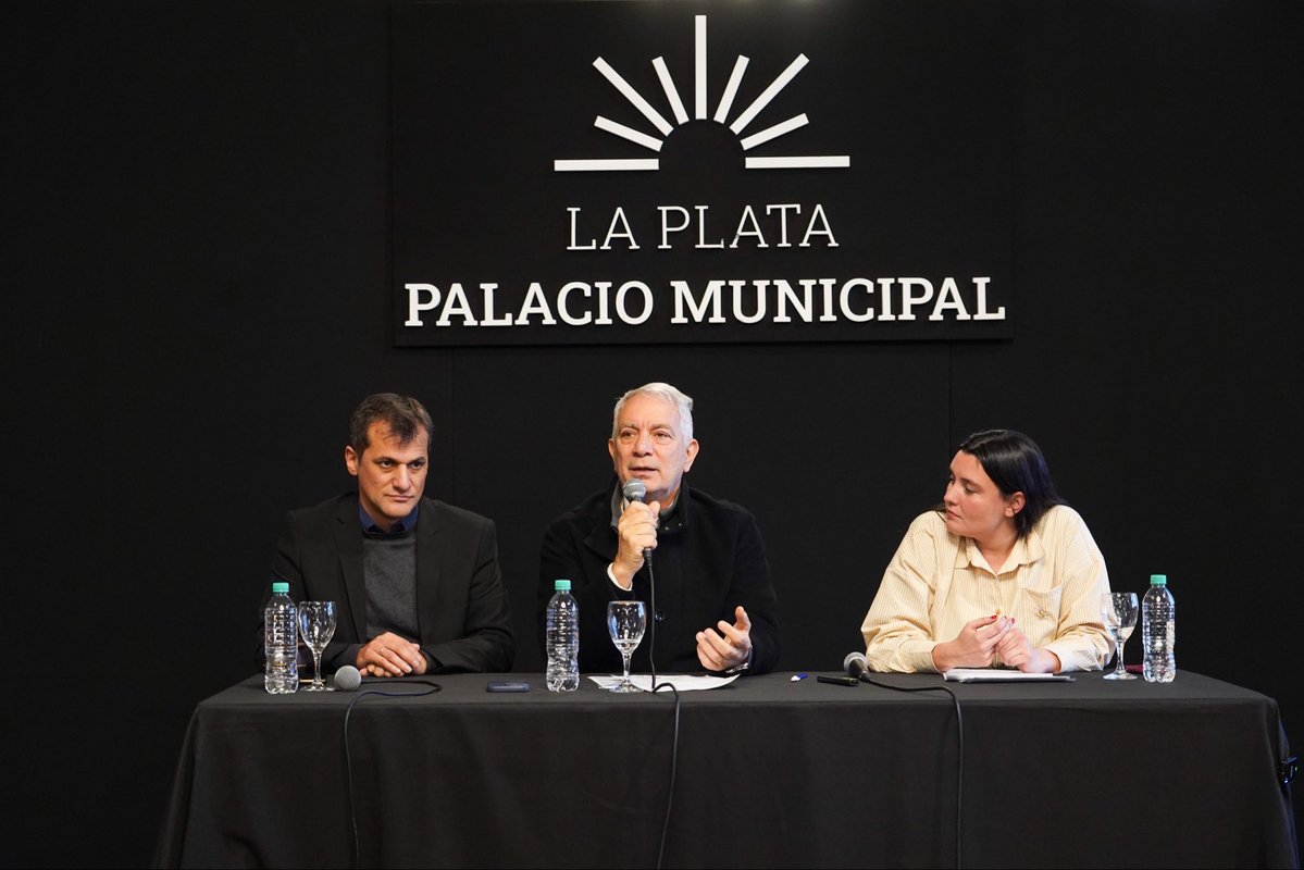 Julio Alak tweet media