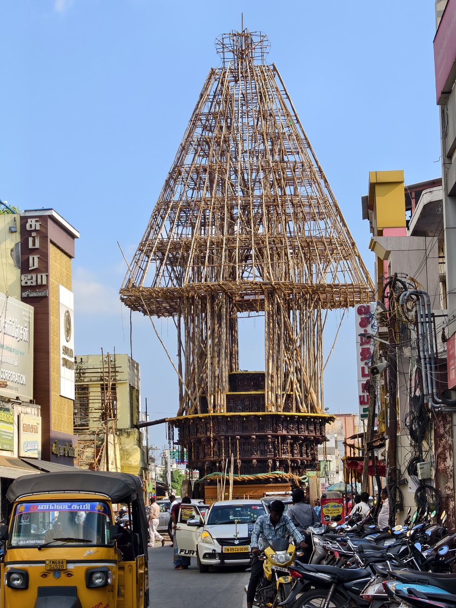 Kothaiselvan21's tweet image. TamilNadu's Tallest Temple Chariot.

Kumbakonam Sarangapani Chithtirai Chariot Festival!🎉🎊

Beautiful 118 ft &amp;amp; 550 Tonne Weighed Grand Chariot!🙏

Welcome to all, let we witness the Grandeur of the King Saranga !!♥️✨

🗓️🎯April 30th,2026
#Kumbakonam #Chariot #Temple