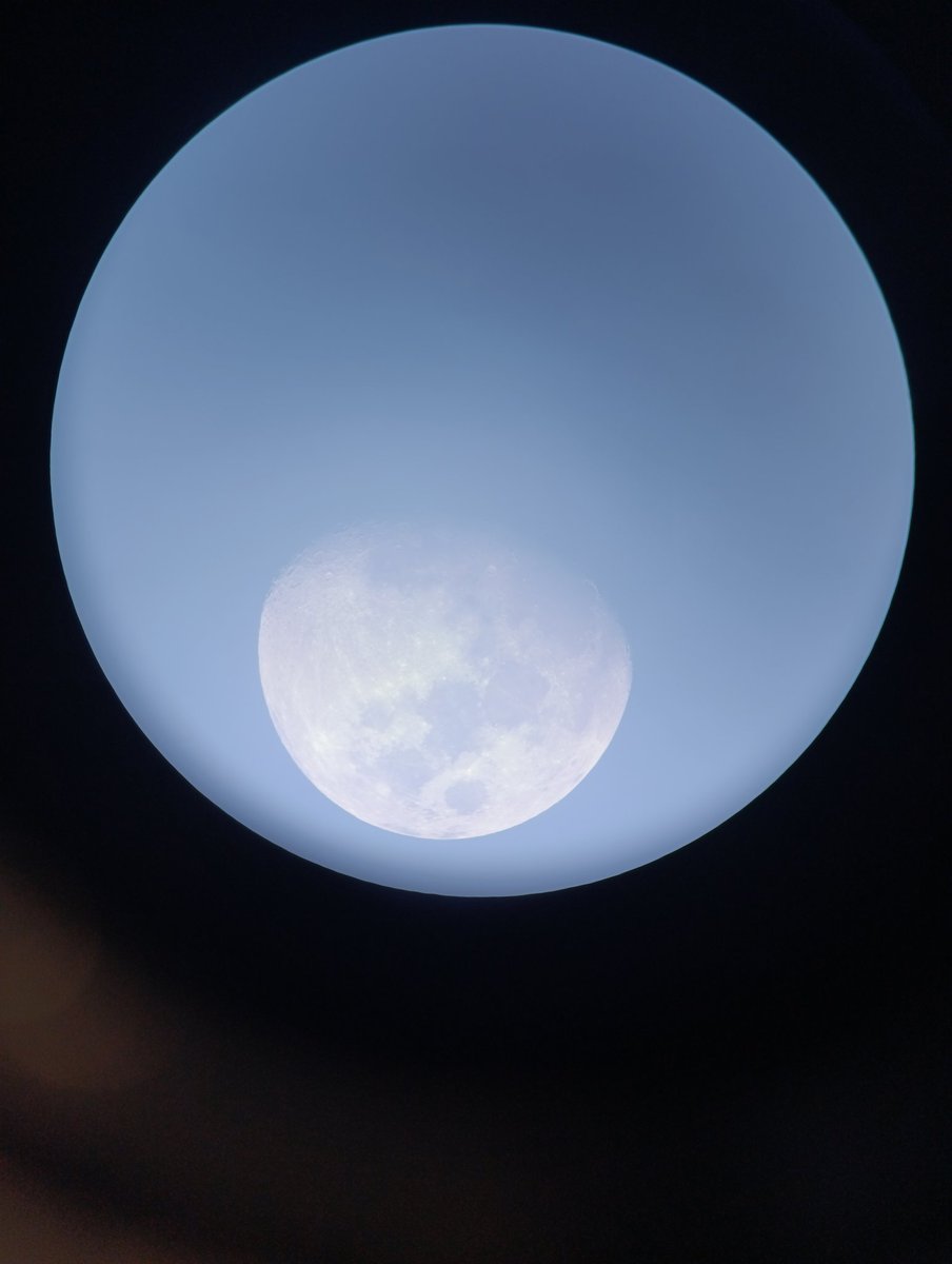 HalogenDS's tweet photo. #moon https://t.co/XvVxrsHEor