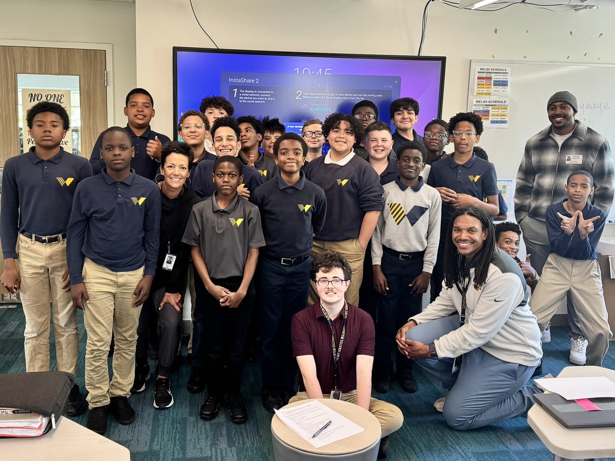 NoreenWoidke's tweet image. Fresh starts and healthy habits! Great session today with our Welsh Academy 7th grade students talking health, hygiene and personal wellness. Confidence starts with taking care of yourself 💙#StudentWellness #HealthyHabits 
@TheWelshAcademy @SIHSCleveland