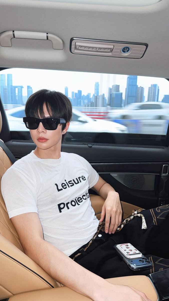 BABE_OFC's tweet image. 𝑰𝑮 𝑼𝒑𝒅𝒂𝒕𝒆 : babe.in

💬 Falling for CHONGQING ✨
ถ่ายบ้าง ลืมบ้าง ต้มยำหม้อไฟ

#BILLYBABEXCHONGQINGFM
#babiibabe