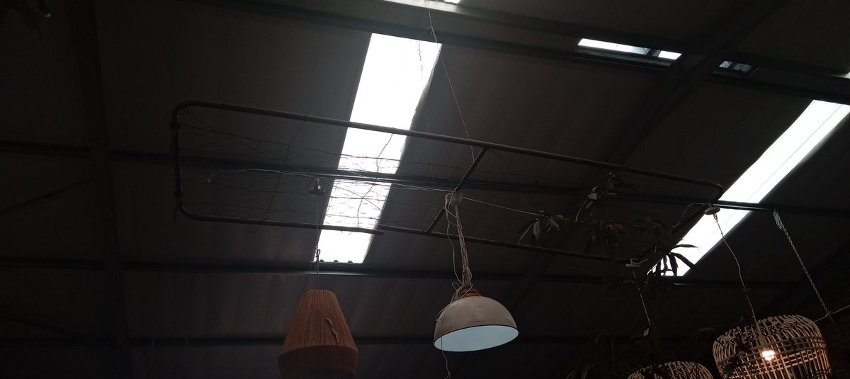 KaleChriss's tweet photo. @aestheticsguyy Rustic chandelier in one coffee shop in Grahamstown https://t.co/Ut2FwuonvX
