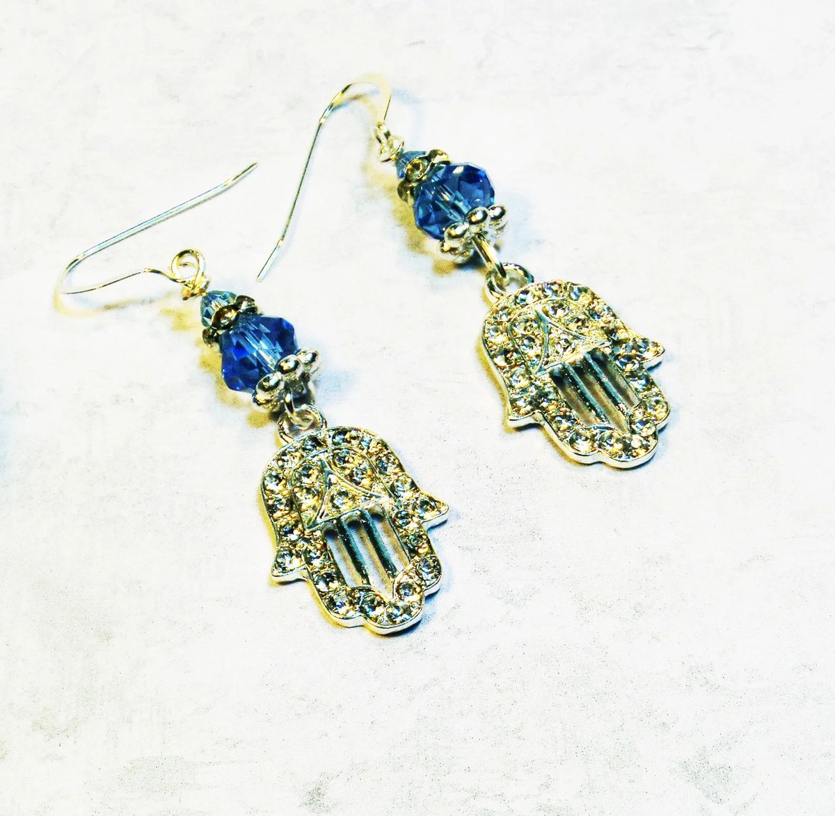 Covergirlbeads's tweet image. Handmade Blue Silver Hamsa Earrings make great Bat Mitzvah Jewelry etsy.me/4sHcrBh by @linorstore #shopsmall via @Etsy #CCMTT