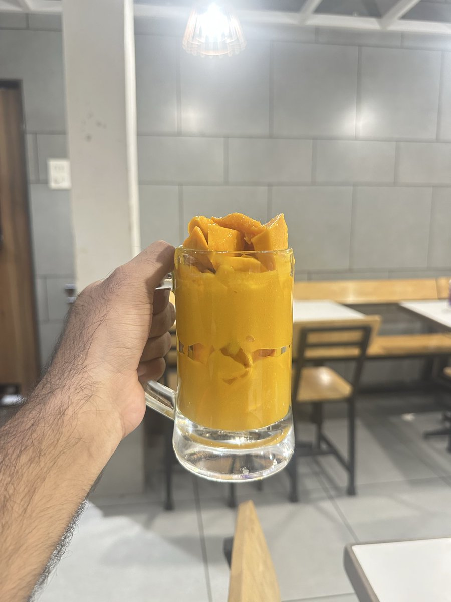 TheMonikDamania's tweet image. Pune summer = mango trails.
From mango cream at Meridian to juice at Sagar and blasts at Falhaar… still not done yet.
Aambo missed the picture, not the taste.
Drop your best mango spots 👇🥭
#Pune #Mango #Summer