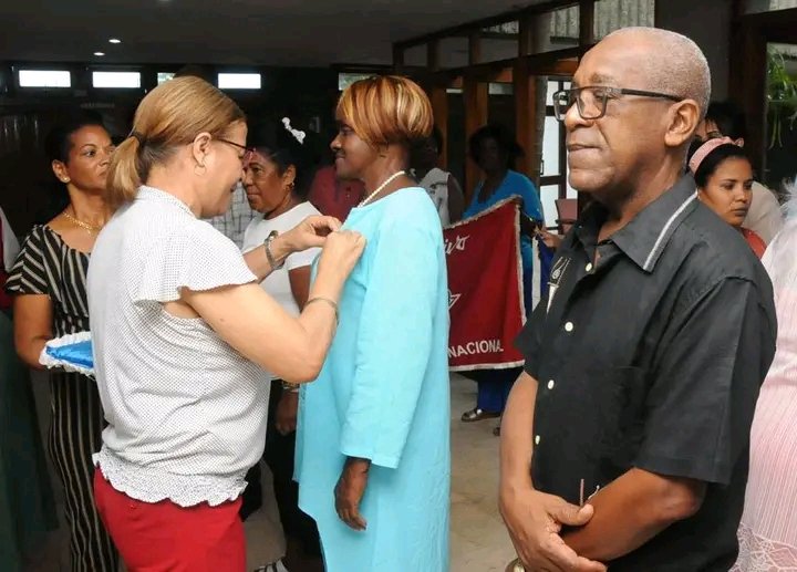 EglisLouit2473's tweet photo. @CTC_Guantánamo
Condecoran a trabajadores destacados de la prov más oriental con la Orden Lázaro Peña de I,II y III grado y la Medalla Jesús Menéndez a trabajadores y dirigentes sindicales se reconoció la entrega, la responsabilidad 🇨🇺
#CubaEstáFirme
@Colina_CTCuba 
@yoeaberob1 https://t.co/8XIaNotFzF