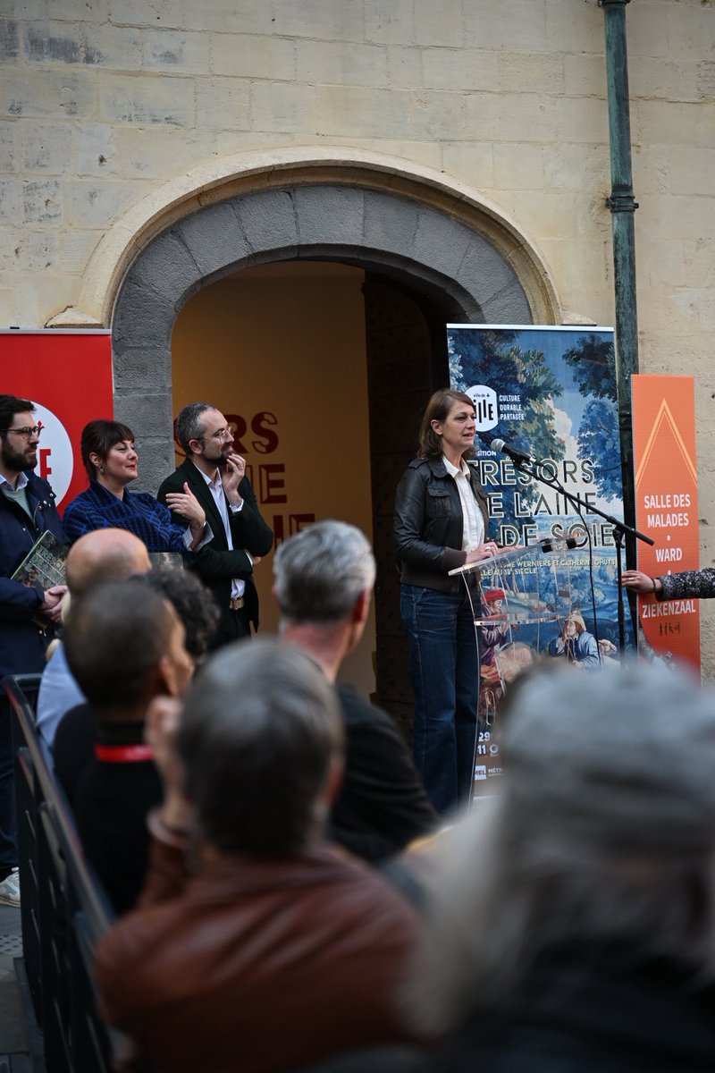 mpbresson's tweet photo. Très heureuse d’inaugurer ce soir au musée de l’Hospice Comtesse l’exposition  «Trésors de laine et de soie» . On y découvre de magnifiques tapisseries qui racontent notre histoire et notre héritage textile lillois. 
Un patrimoine exceptionnel -restauré-  partagé avec tous. https://t.co/JhcL0drvmT