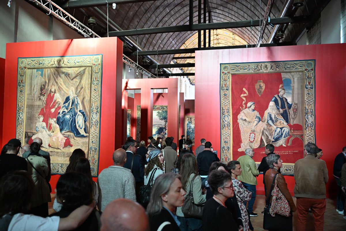 mpbresson's tweet photo. Très heureuse d’inaugurer ce soir au musée de l’Hospice Comtesse l’exposition  «Trésors de laine et de soie» . On y découvre de magnifiques tapisseries qui racontent notre histoire et notre héritage textile lillois. 
Un patrimoine exceptionnel -restauré-  partagé avec tous. https://t.co/JhcL0drvmT