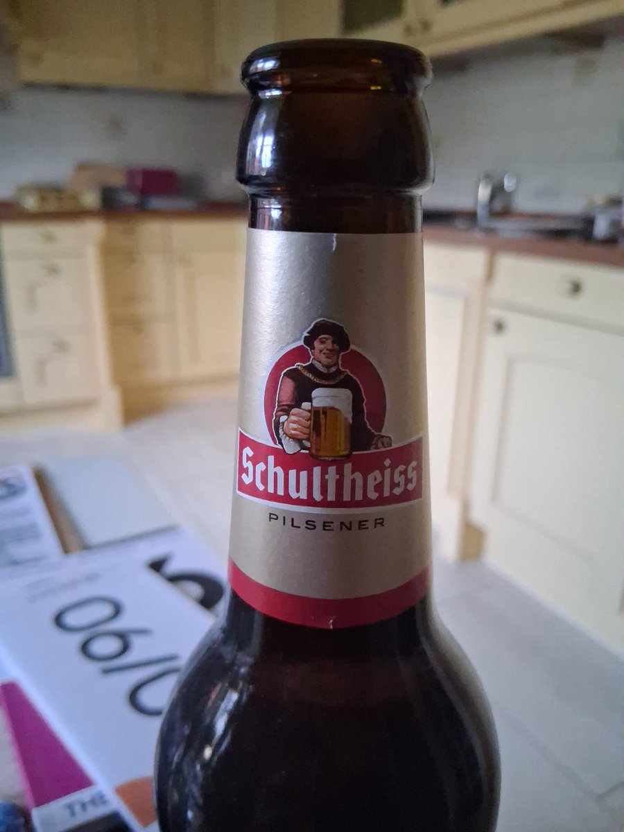 beckibert87's tweet image. Monday = Fun day. 🤤 Prost, auf einen tollen ersten Feierabend der Woche. 🍻 #schultheiss #prost #beste #feierabend