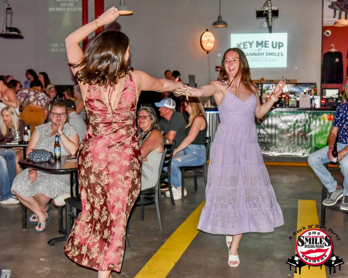 SmilesPianos_'s tweet image. Corporate events • Holiday parties • Group outings 🎹
Make your next event unforgettable at Savannah Smiles—live piano, great drinks &amp;amp; a lively vibe.

Book:
smilespianos.com/reservations
smilespianos.com/private-events

#SavannahSmiles #SavannahGA #CorporateEvents