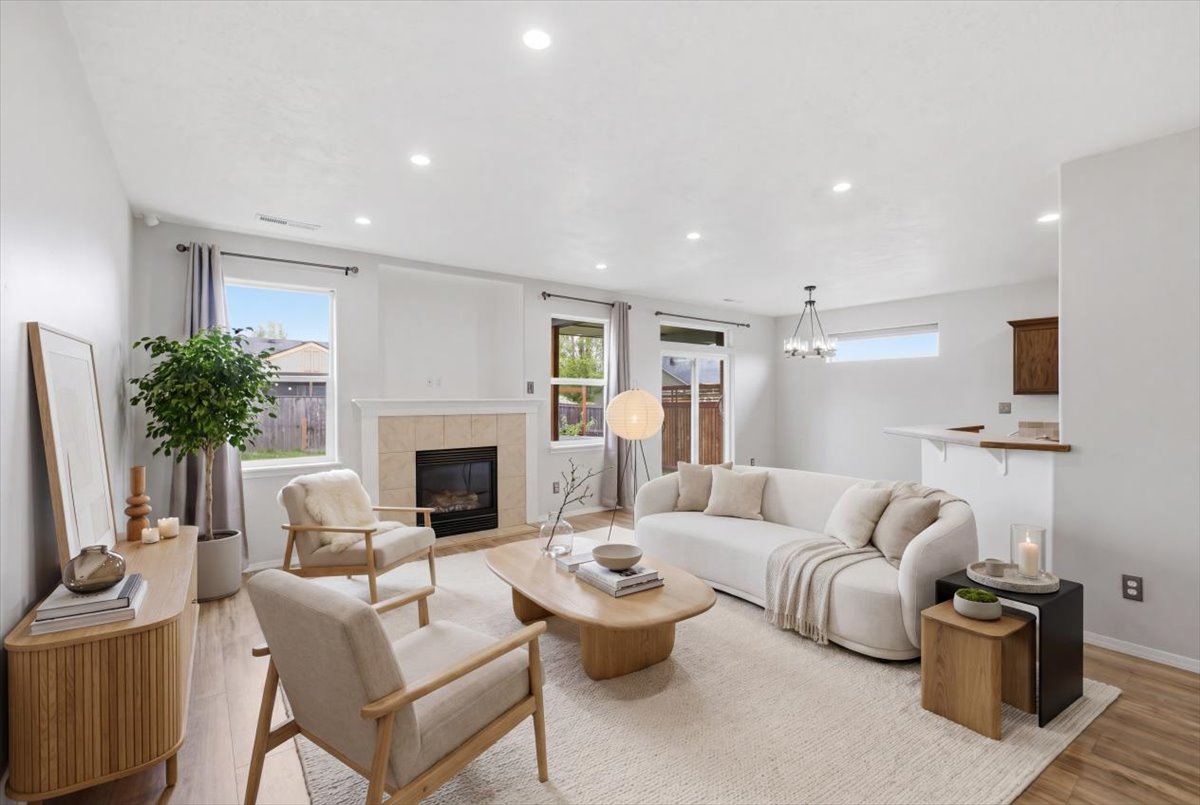 SoldbyE's tweet photo. * New on Market in Albany * 
3 beds | 2 Baths | 1,579sq.ft | 2011 | .17 acre lot
https://t.co/nQJu9c49RP https://t.co/iv6egO3qoV