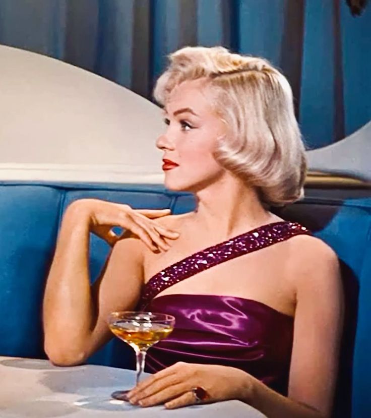 Marilyn Monroe Star tweet media