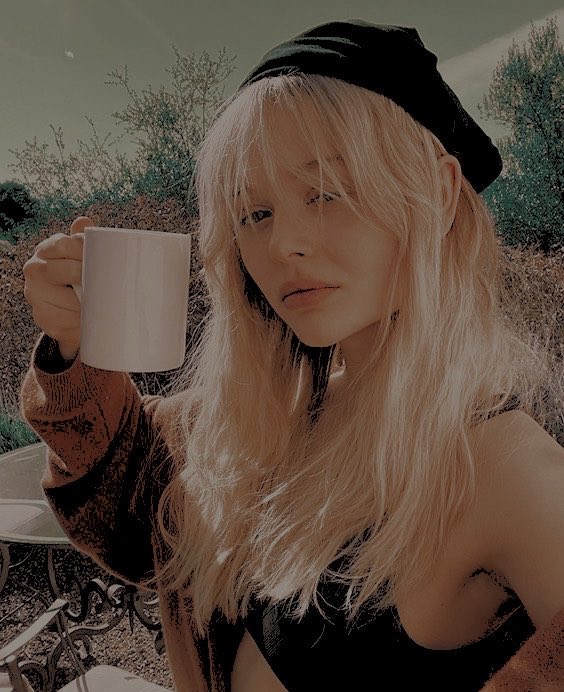 𝒉𝖾𝗌𝗍𝗂𝖺! tweet media