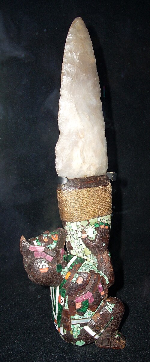 TheVeilWalker_'s tweet image. The Tecpatl: The blade used in Aztec human sacrifice rituals. Crafted from obsidian or flint, a symbol of a dark history. 🔪🩸#aztec #history @ancient #archaeology