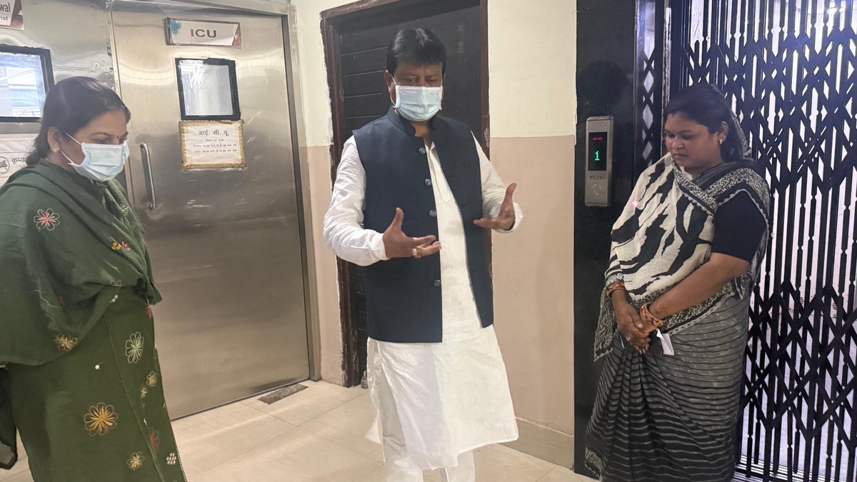 SanjayCGBJP's tweet photo. विगत दिनों श्री अमित सैंड्रे जी की तबीयत खराब होने पर श्री कृष्ण हॉस्पिटल, न्यू राजेंद्र नगर, रायपुर पहुंचकर उनका कुशलक्षेम जाना। साथ ही परिवारजनों एवं डॉक्टरों से बातचीत कर स्वास्थ्य की जानकारी ली। 

ईश्वर से उनके शीघ्र स्वस्थ होने की कामना करता हूं। https://t.co/1BGoON0nyF