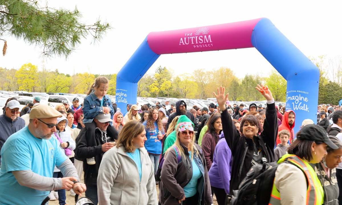 CPNRI's tweet photo. The autism community showed up! 

Thousands of people joined The Autism Project’s 24th Annual Imagine Walk to raise awareness and funding for autism.

People with autism belong. 💙💚 https://t.co/cnR6AJE97O