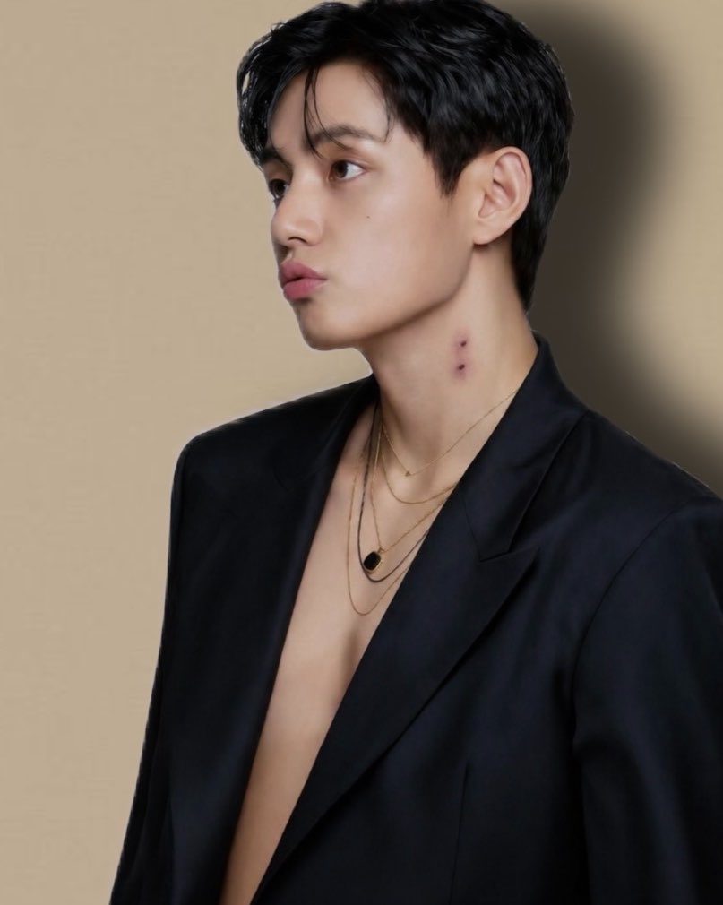 Lysandre tweet media