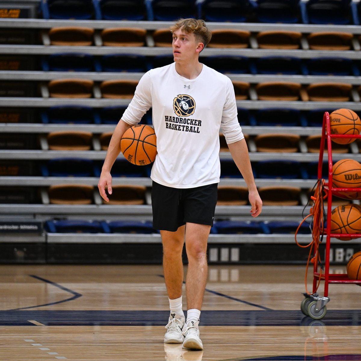 South Dakota Mines Men's Basketball tweet media
