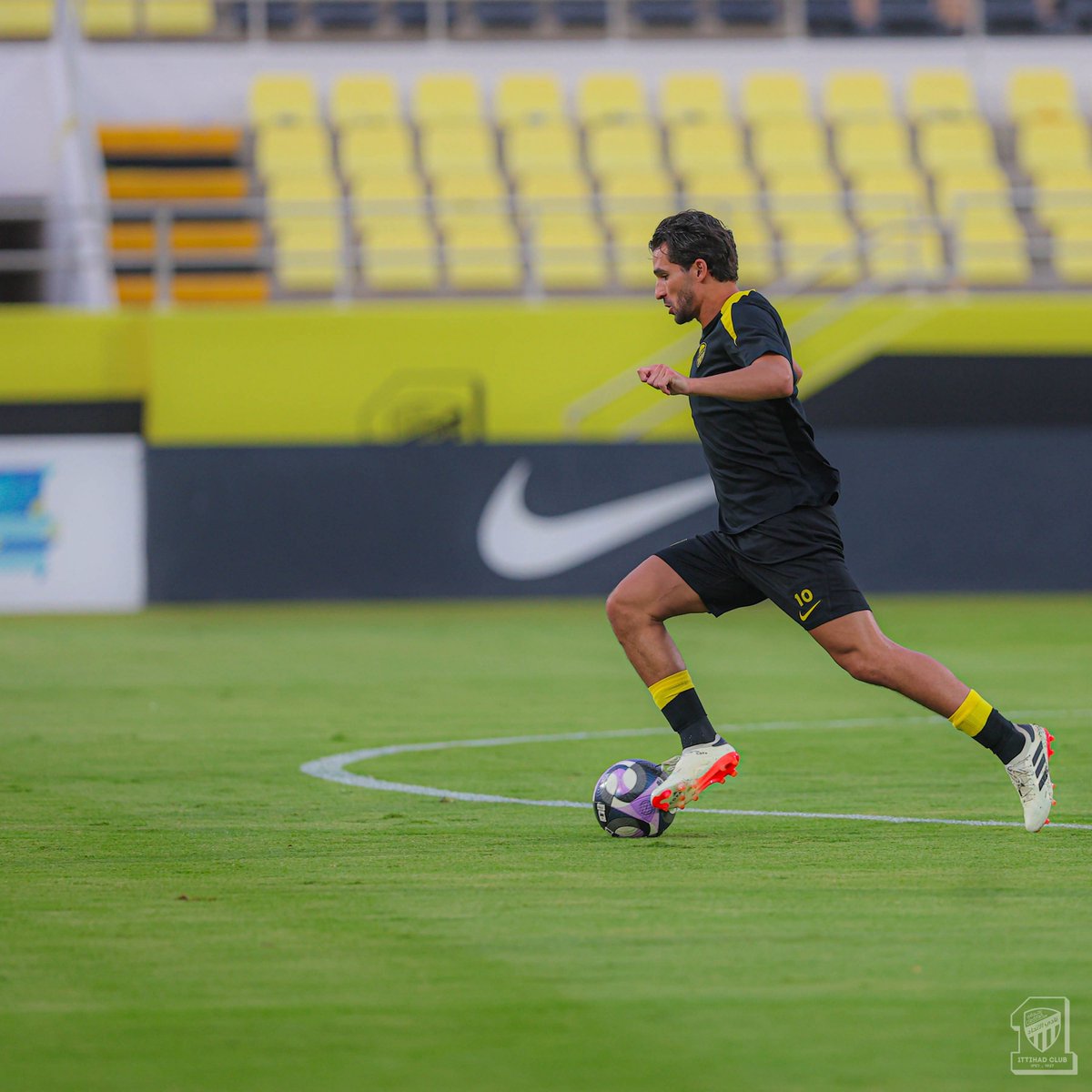 ittihad's tweet photo. 📸| تتواصل الاستعدادات للقاء القادم ⚽️ https://t.co/VOu5EhvGdu