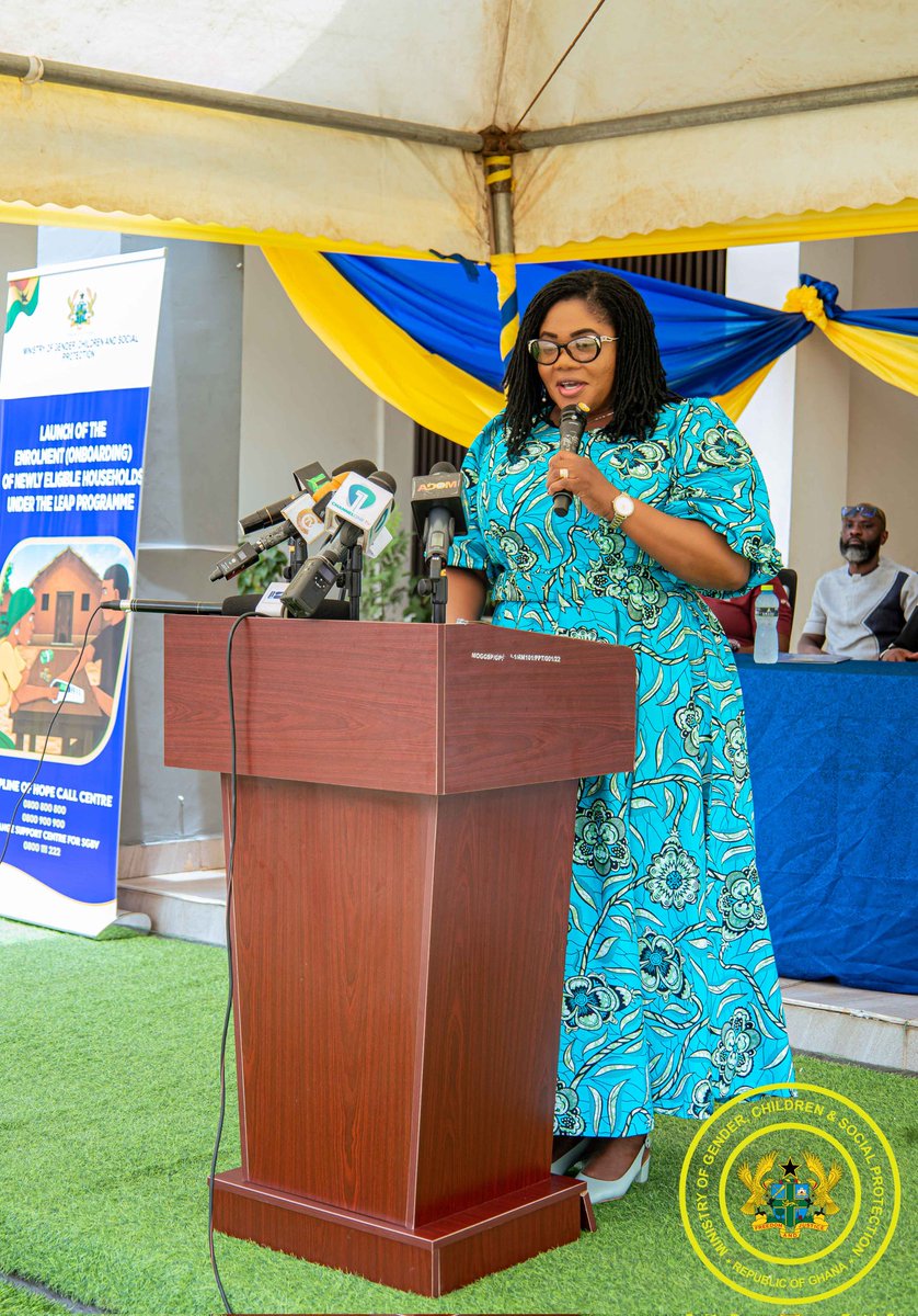 MoGCSP_Ghana's tweet image. Gov’t, through @MoGCSP_Ghana, launched the nationwide onboarding of 400,000 new households onto #LEAPProgramme, starting April 27. 

LEAP grows to support the most #vulnerable - older persons, OVCs, #PWDs &amp;amp; mothers. 

220,520 households to transition after showing #improvements.