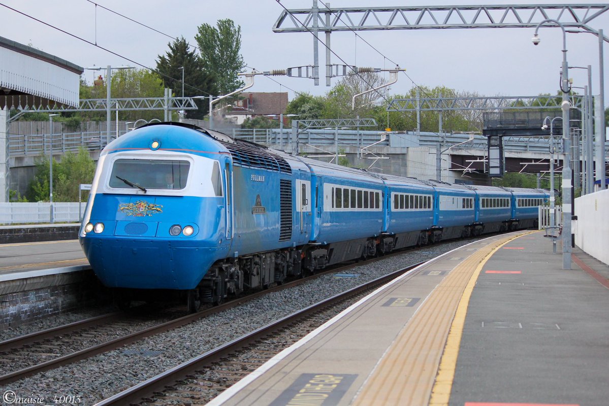 maisie_40013's tweet image. 43059 &amp;amp; 43058 at Wellingborough working 1Z43 Inverness to St Albans City. 27/4/26
#class43 #HST #highspeedtrain