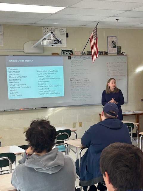 APMikeLavelle's tweet photo. Amy Scribner from RivereastSTC spoke to all of Mr. Bostock's classes today about the benefits of working in the skilled trades fields after high school. 👩‍🔧🛠️🔨⚡️🔌🔋🧱👷🏗️👷‍♂️🚒👷‍♀️ https://t.co/eaZvjXLYHV