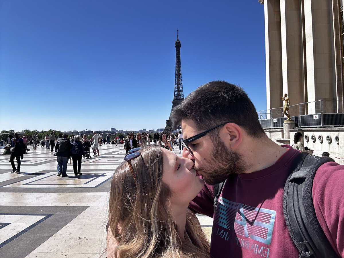 ssaragubiani's tweet photo. A Parigi è tutto più romantico ♥️ https://t.co/LaKgKYJITj