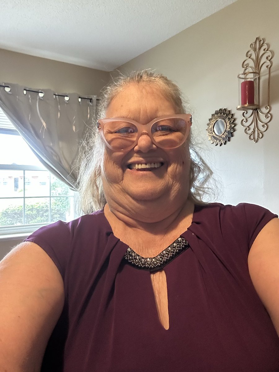 Deborah Everett tweet media