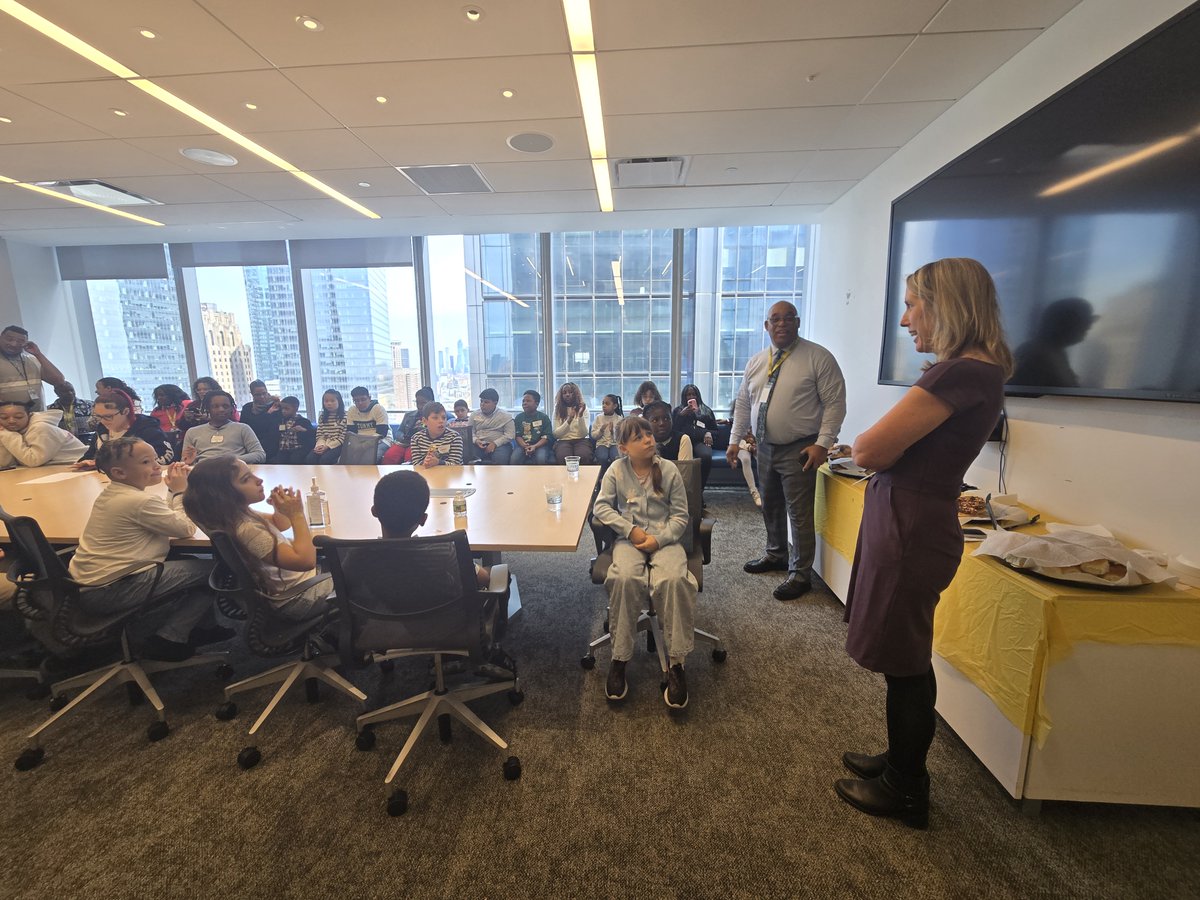 NYCDSSCommr's tweet image. On Thursday, I had a blast speaking with staff and their families on Take Your Children to Work Day! I loved sharing how their parents’ hard work impacts everyday New Yorkers and giving the kids a peek into the daily grind. Inspiring the next generation of leaders! 🗽✨ #TYCTWD