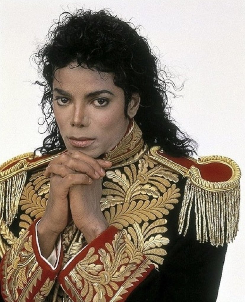 Sound_Scrape's tweet photo. Michael Jackson in a photoshoot for Vanity Fair (1989) https://t.co/iHZ3PrmgJ8