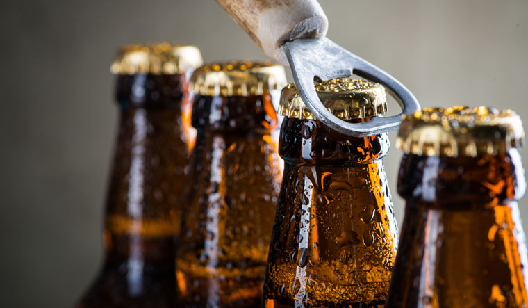 odowdskc's tweet image. Cure the Monday blues with $4 Beer Bottles all day long 🍺
#BeerMe #MondayFunday
