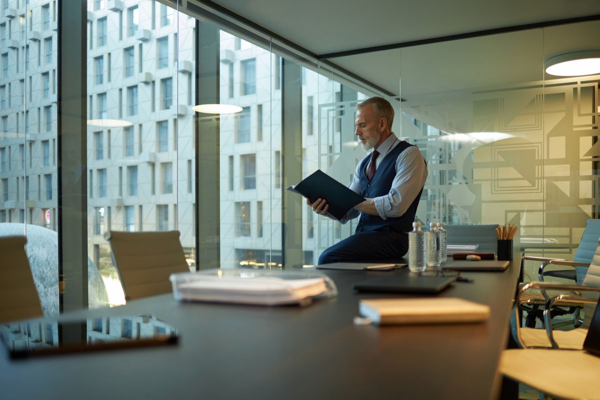 Need expert legal representation? Navigating the court system is easier with the right advocate. Our directory connects you with qualified attorneys ready to handle your personal injury case. Find your legal solution today! ⚖️🤝 #handelonthelaw #billhandel #lawradio