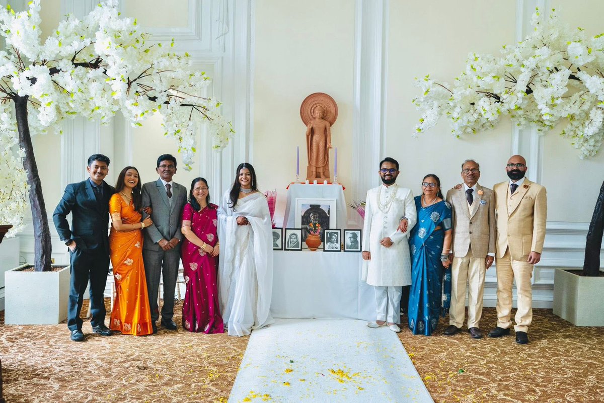 DrRewatKaninde's tweet image. ..and then we had The Wedding ! ❤️
#26April #unitedkingdom

@rasika_borkar