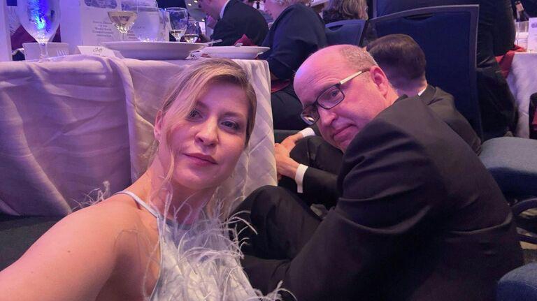 🤡 Das Verhalten der ukrainischen Botschafterin während des Attentats auf Trump schockierte einen Journalisten

Der irische Journalist Chey Bowes hat auf dem sozialen Netzwerk X die ukrainische Botschafterin in den USA, Olga Stefanishyna, scharf kritisiert, weil sie während der