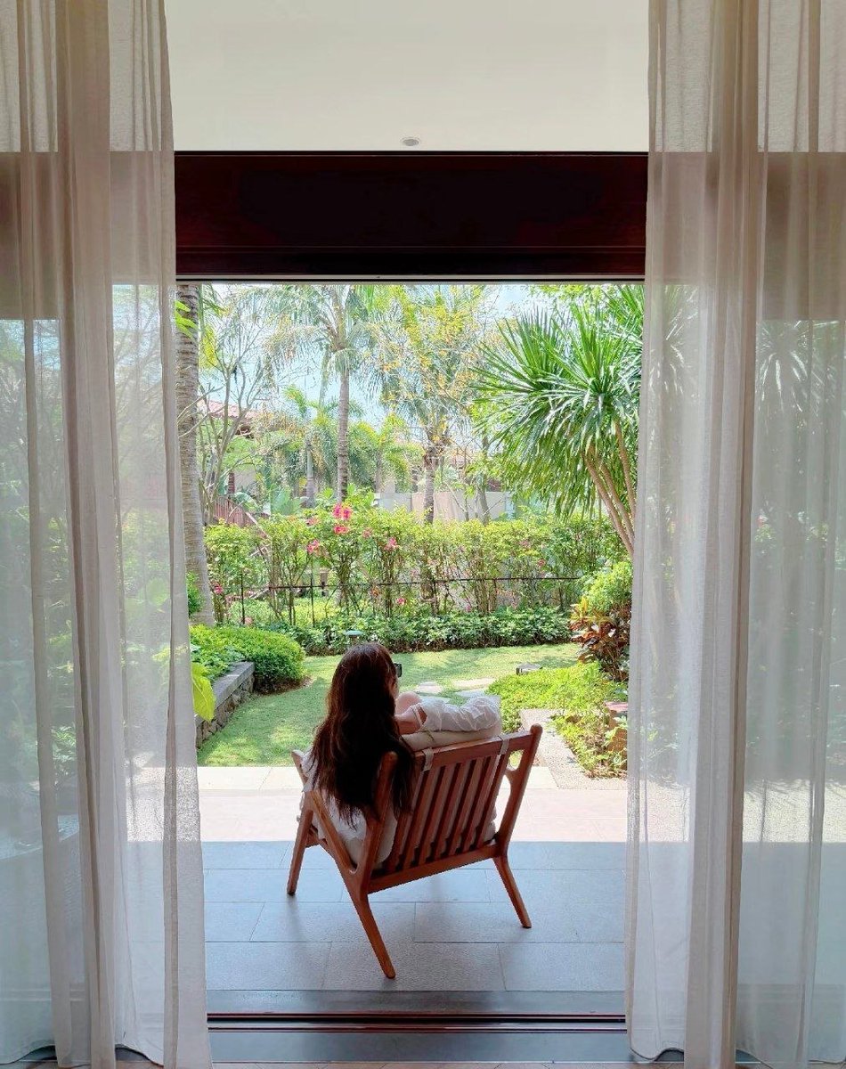 Lilac_Dream9's tweet image. Surrounded by beauty and just being present this is the kind of weekend energy I love 🌸 #weekendvibes #goodmood