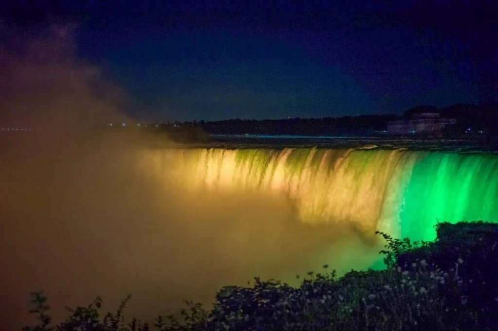 caribbeannewsuk's tweet image. #CANADA: Niagara Falls was illuminated in the black, green, and gold of the Jamaican flag on Saturday as #Jamaica marked the 60th anniversary of the Canada–Jamaica Farm Work Programme (SAWP).