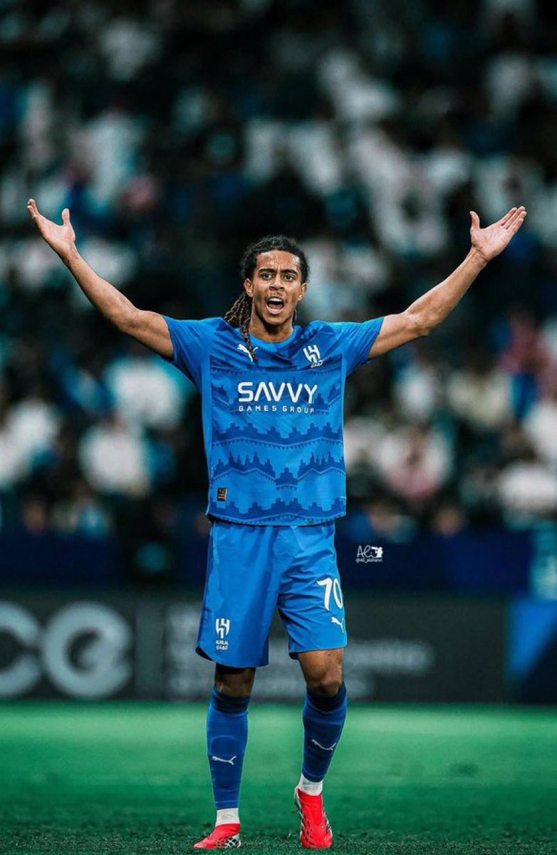 سينشي الهلالي ★ tweet media