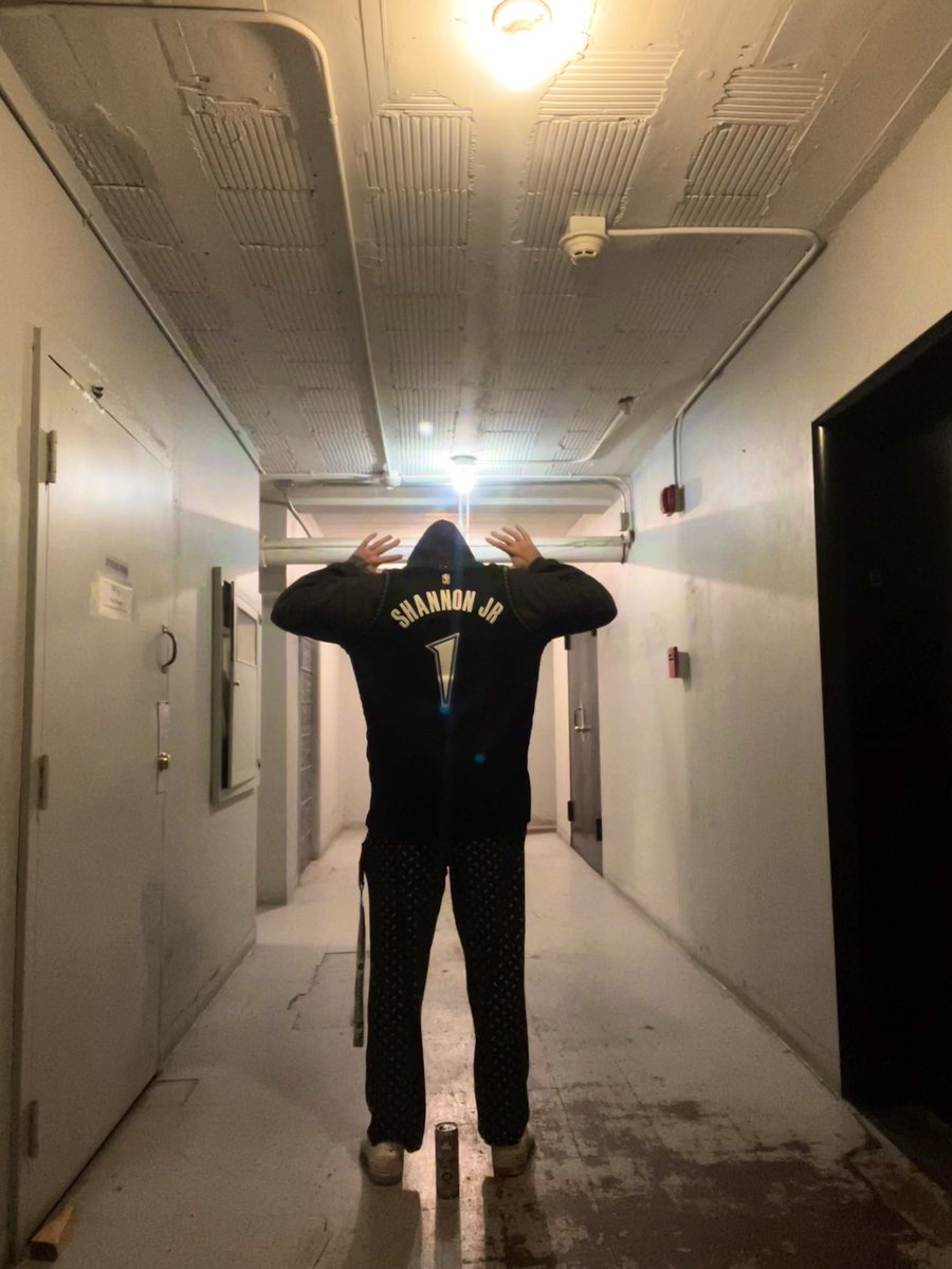 00hytes's tweet image. big uno #gameday