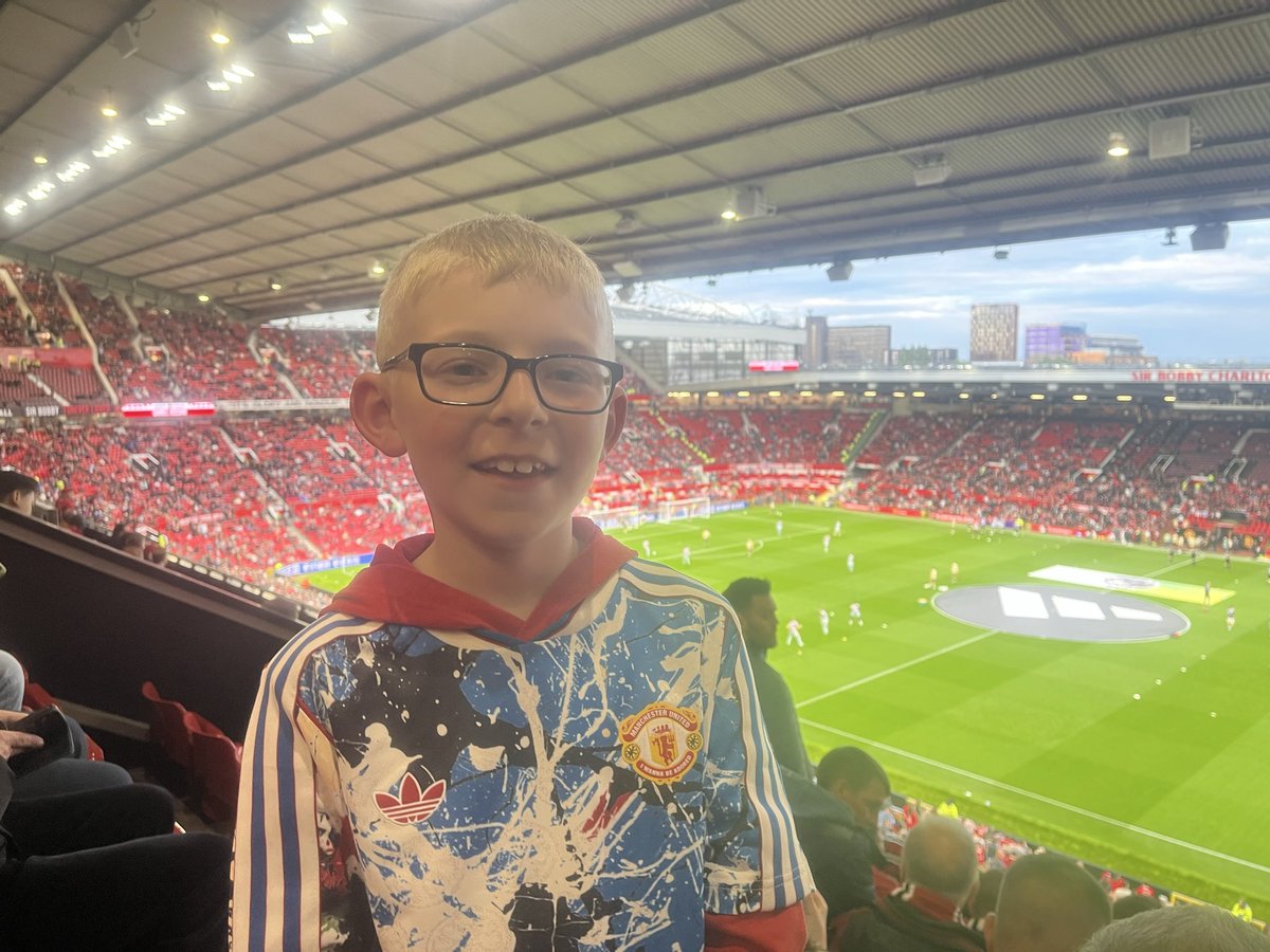 RealSoulShaker's tweet photo. A good performance and a win tonight would be nice.

Tough game against Brentford tonight, hopefully better than the Leeds performance.

U-N-I-T-E-D🟥⬜️⬛️ https://t.co/4V7r6JpWZT