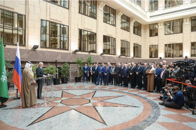 KSAembassy_RUS's tweet photo. وزارة الخارجية الروسية بالتعاون مع دارة الملك عبدالعزيز تقيم معرضًا للصور التاريخية بمناسبة الاحتفال بمرور (100) عام على تأسيس العلاقات السعودية الروسية، وذلك بمشاركة سعادة السفير/ سامي السدحان ومعالي نائب وزير خارجية روسيا الاتحادية السيد/ غيورغي بوريسينكوف. https://t.co/uNPUMWeHdm