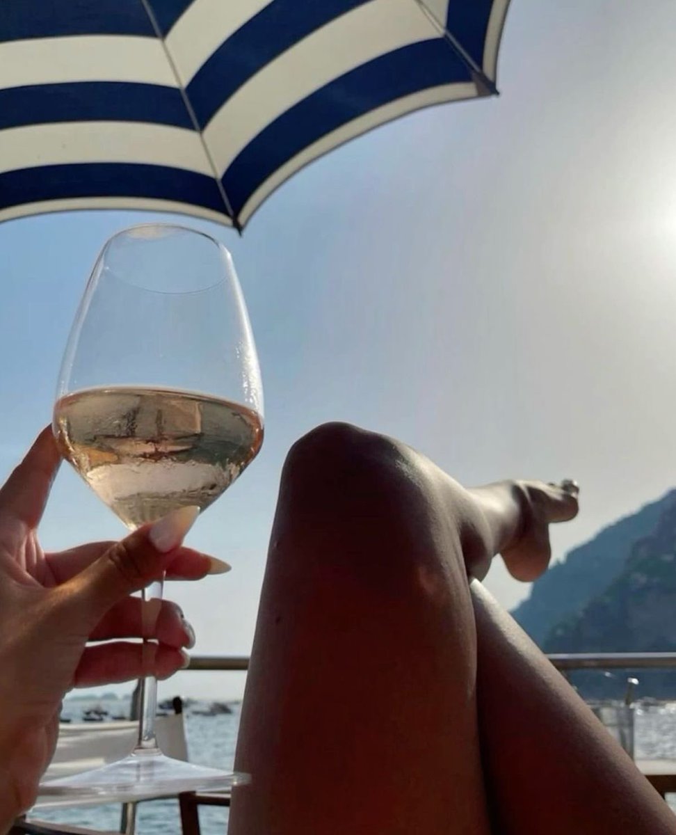 𝒞𝓁𝒶𝓈𝓈𝓎 tweet media