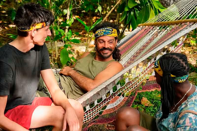 _FromTheIsland's tweet photo. I'm so happy that these 3 decided to work together on Season 50 https://t.co/2GEVjphXNL