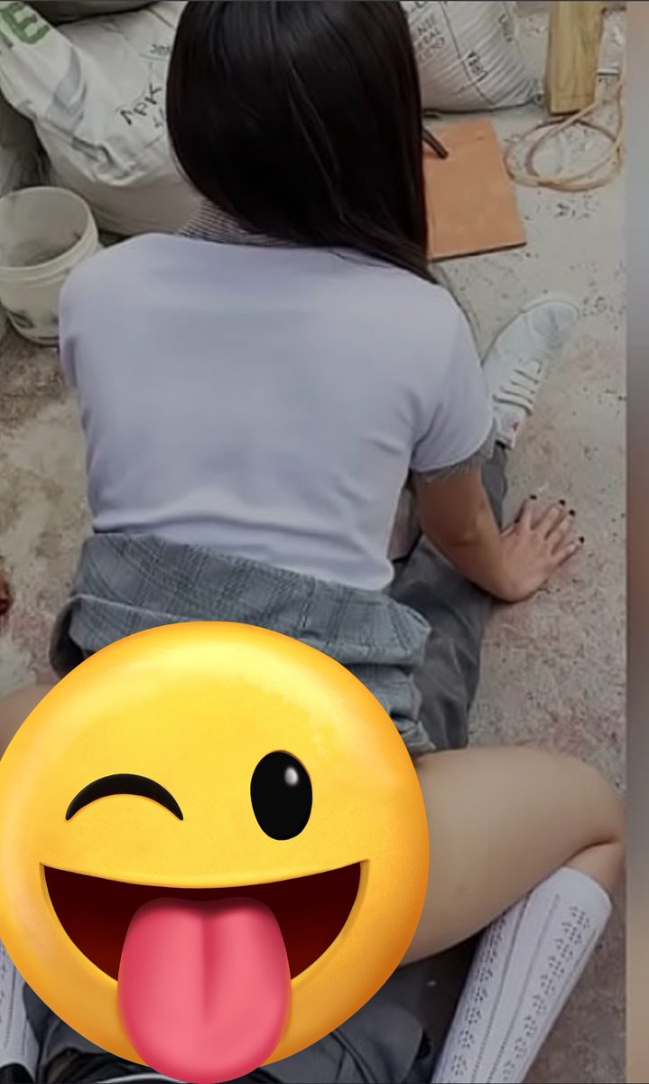 lily 🍒 tweet media