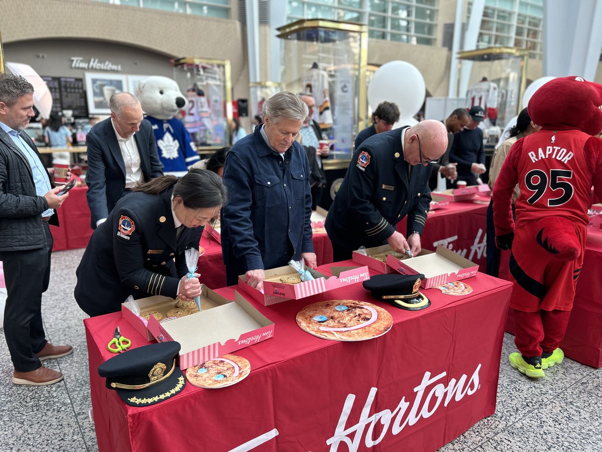 Toronto_Fire's tweet image. TFS, along with our partners at Toronto Police and Paramedic Services at the Tim Horton’s Smile Cookie campaign launch this morning in support of @BreakfastClubz. 
 Cookie sale proceeds support local charities - now until May 3rd. #Toronto